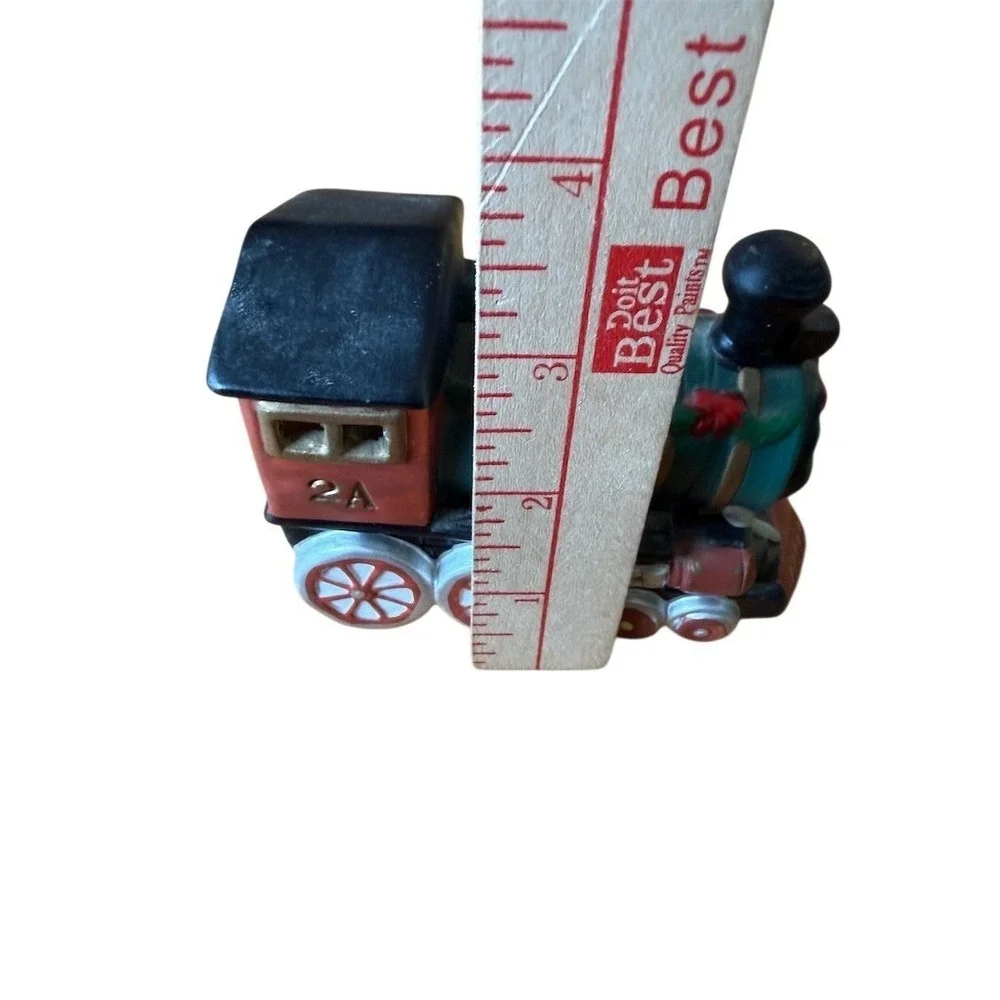 Village Square Christmas‎ Train Locomotive Engine Figurine 1994 Green Red 2A